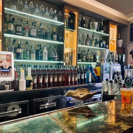 Miluar - Centro Storico - Lungo La Via Della Musica 나폴리