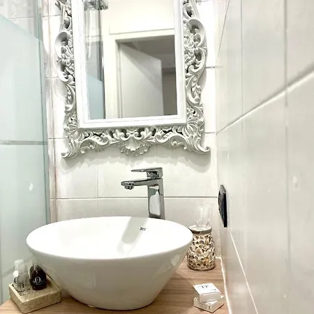 Miluar - Centro Storico - Lungo La Via Della Musica B&B 4*