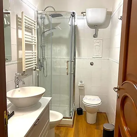 Bed & Breakfast Miluar - Centro Storico - Lungo La Via Della Musica 4*