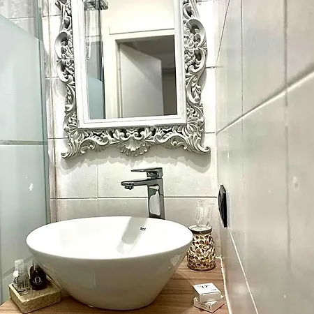Bed & Breakfast Miluar - Centro Storico - Lungo La Via Della Musica 4*